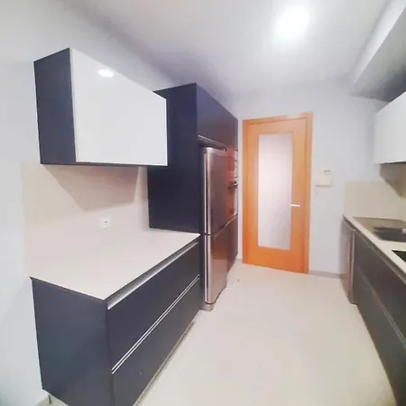 Private Garden And Pool In The Heart Of 푼샬