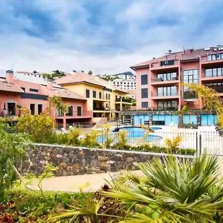 Appartement Private Garden And Pool In The Heart Of Funchal (Madeira)