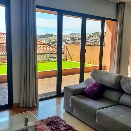Private Garden And Pool In The Heart Of Funchal (Madeira)
