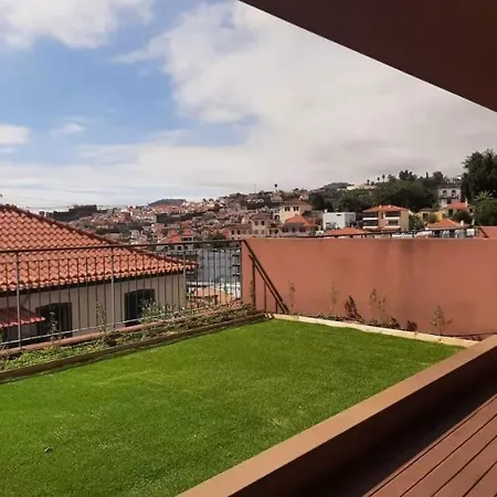 Private Garden And Pool In The Heart Of *