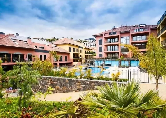 Apartamento Private Garden And Pool In The Heart Of Funchal (Madeira)